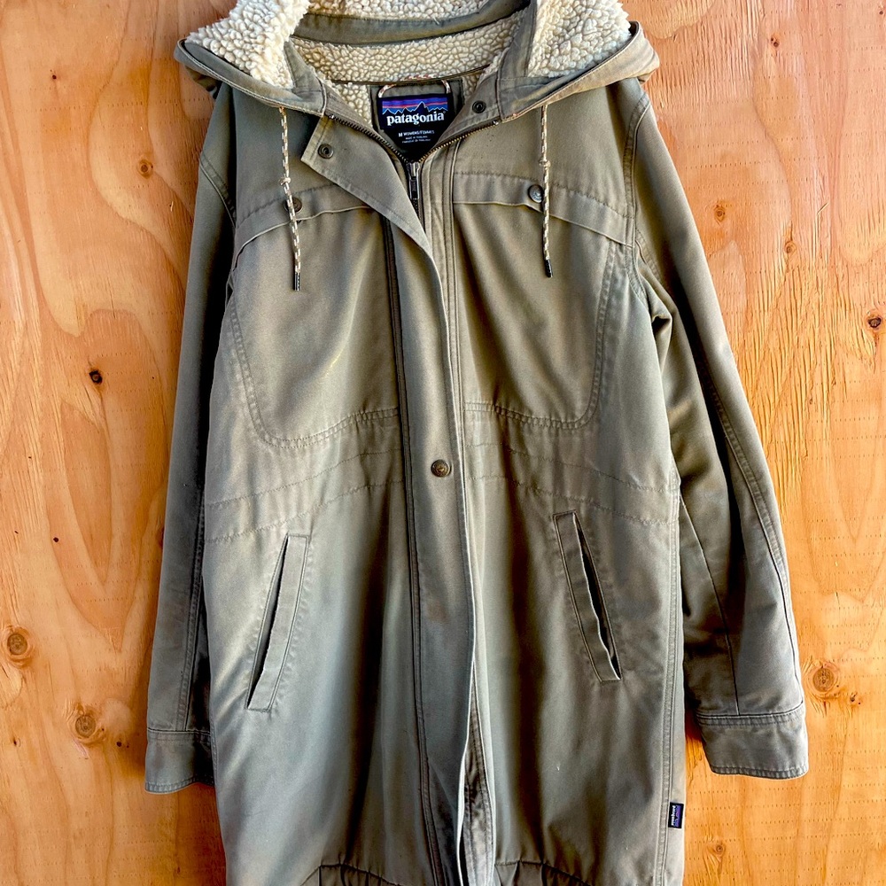 Patagonia Medium Woman’s Organic Canvas and Sherpa Lined
